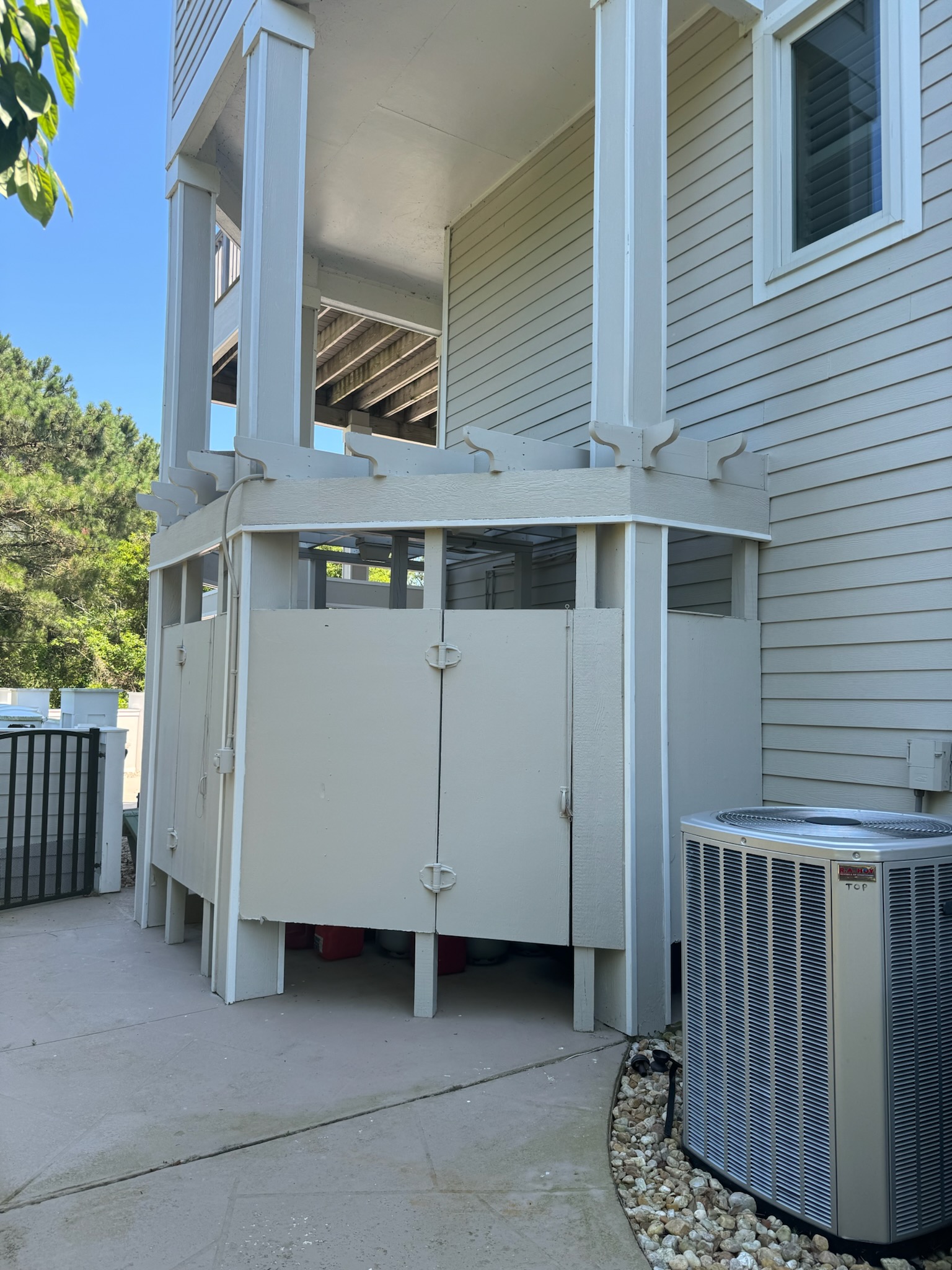 House exterior reference before a proposed exterior renovation